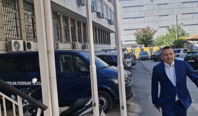 е повече от 20 минути продължи днес разпитът при следовател