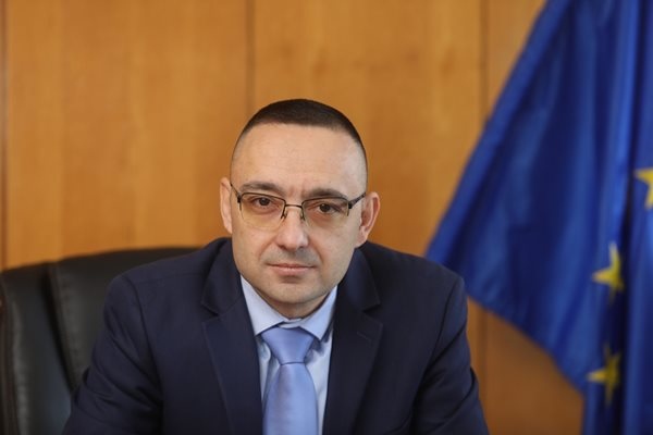 Стотици жители на Пловдив и региона получиха вчера съобщения за