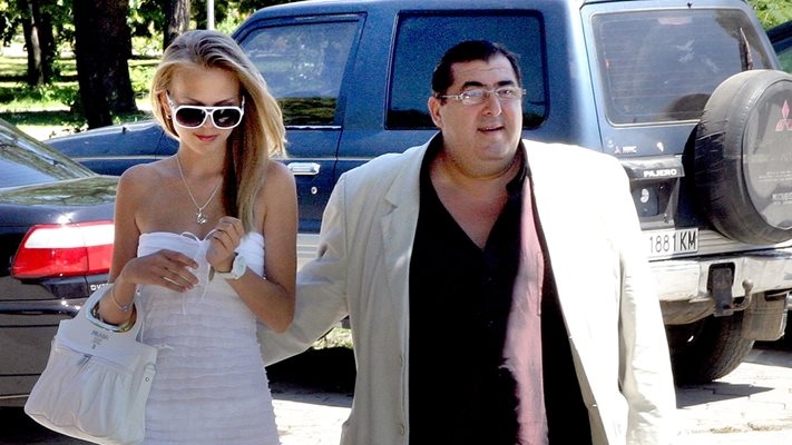 Покрусен от разстрела на Къро и смъртта на Брат Галев