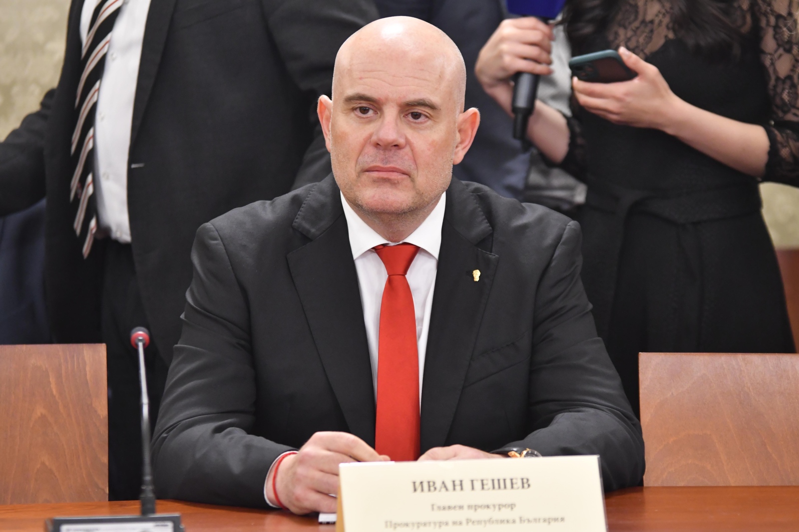 Главният прокурор на България Иван Гешев направи поетично включване във