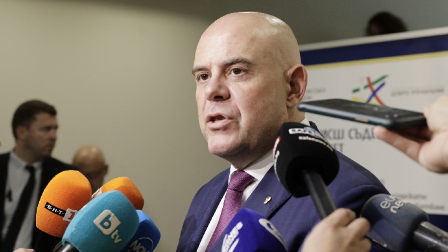 Вярвам че Висшият съдебен съвет няма да влезе в политическия