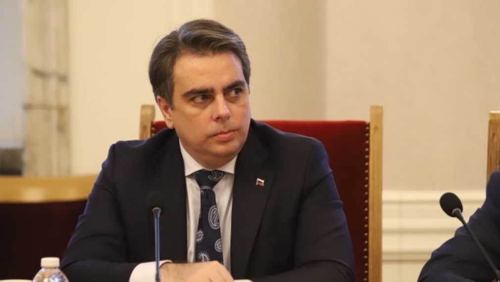 Виолета Лорер сама оттегли кандидатурата си а на този пост