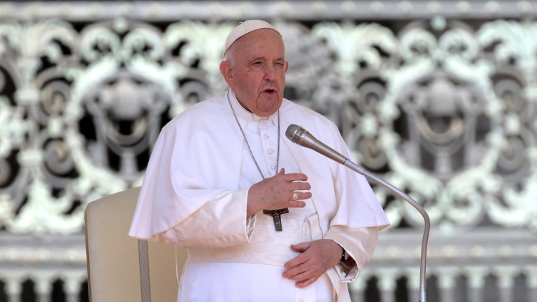 Папа Франциск беше изписан тази сутрин от римската болница Джемели