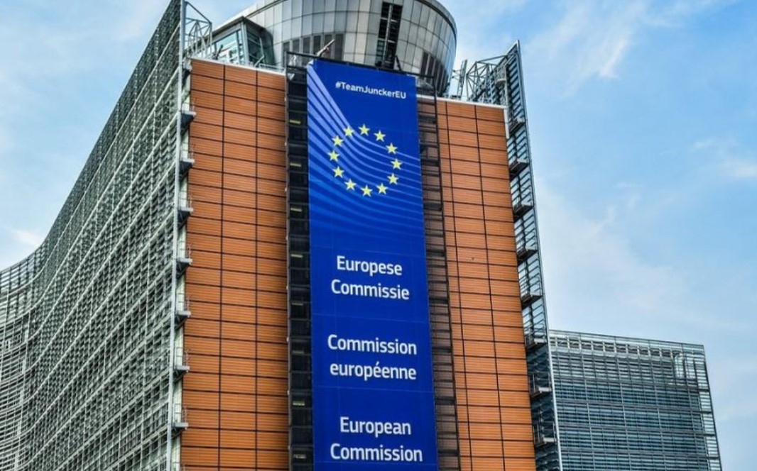 С официално писмо председателката на Европейската комисия Урсула фон дер