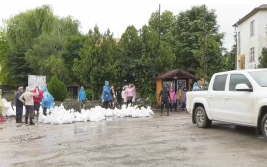 Във връзка с проливните дъждове в Северозападна България правителството взима