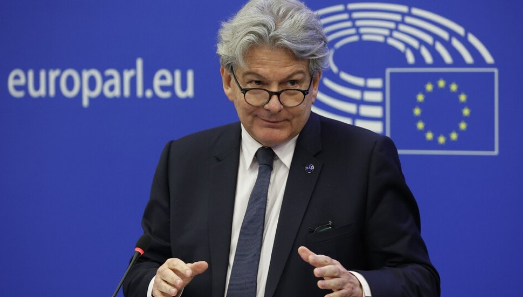 Европейският съюз ускорява доставките на оръжие за Украйна в подкрепа