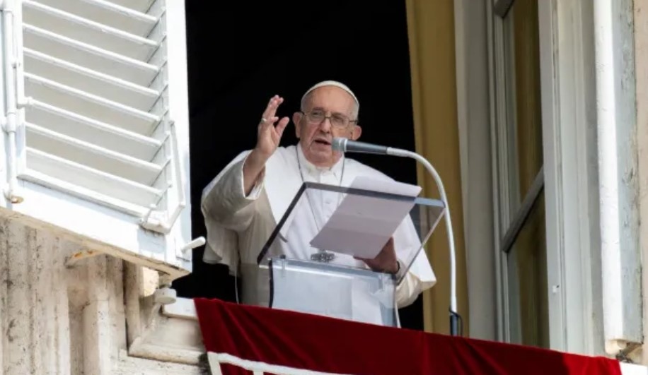 Два дни след като беше изписан от болницата папа Франциск