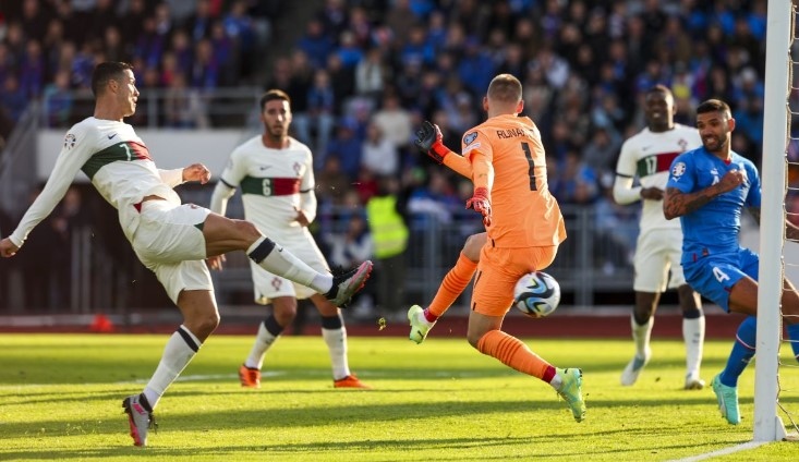 Кристиано Роналдо вкара в своя мач номер 200 за националния