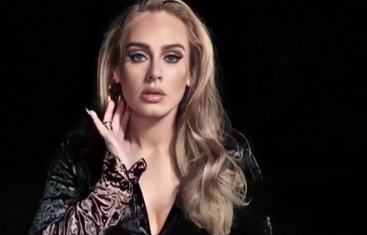 Британската певица Адел си купи ново имение което ще изплаща