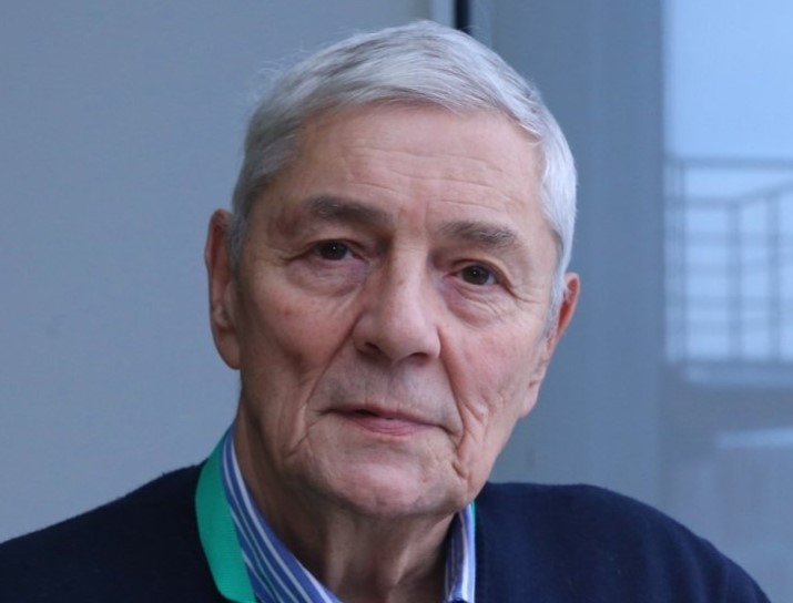 На 79 годишна възраст след продължително боледуване почина Любомир Коларов