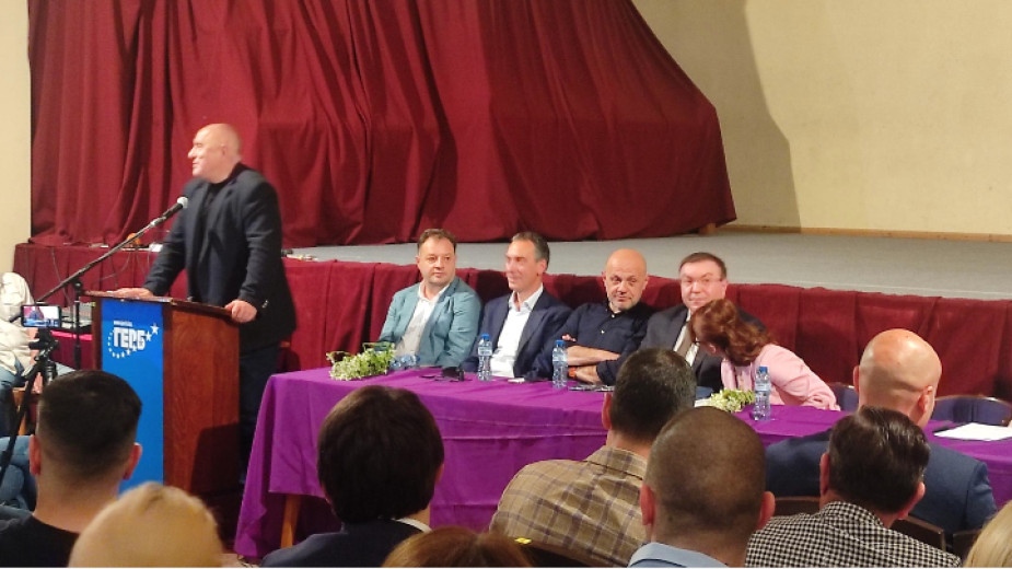 Лидерът на ГЕРБ Бойко Борисов настоя да бъде сключено коалиционно