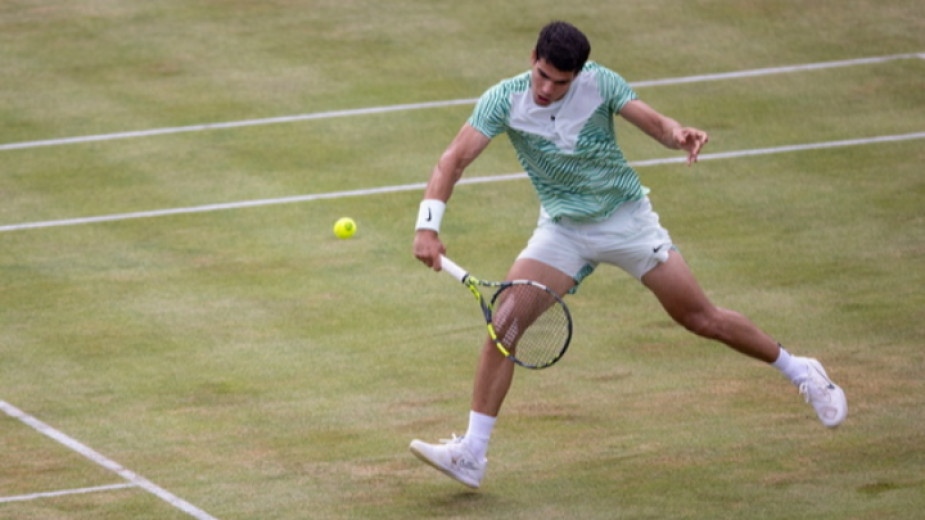 Карлос Алкарас спечели титлата в Куинс Лондон и се завърна