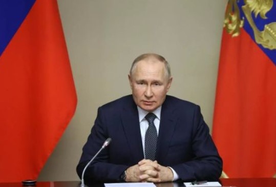 Развитието на индустрията остава приоритет за Русия каза президентът Владимир