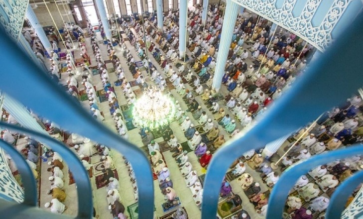 Официално днес около 2 милиона мюсюлмански поклонници започнаха ежегодното поклонение