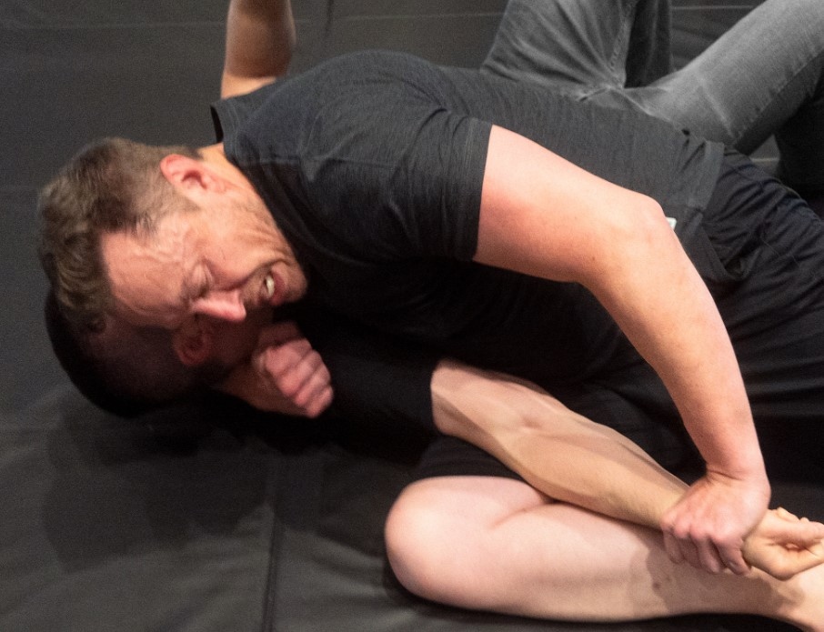 Илон Мъск се готви активно за мача си с Марк