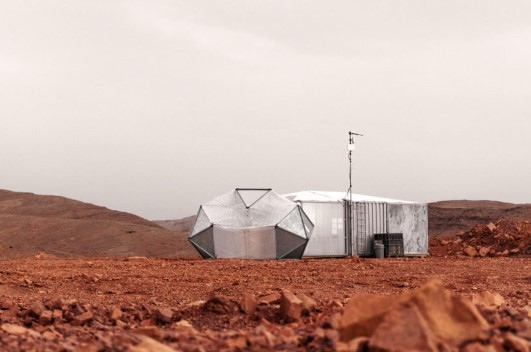 Четирима доброволци влязоха в симулиран марсиански хабитат като част от