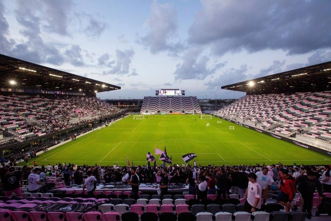 Тата Мартино който е бивш треньор на Барселона и селекционер