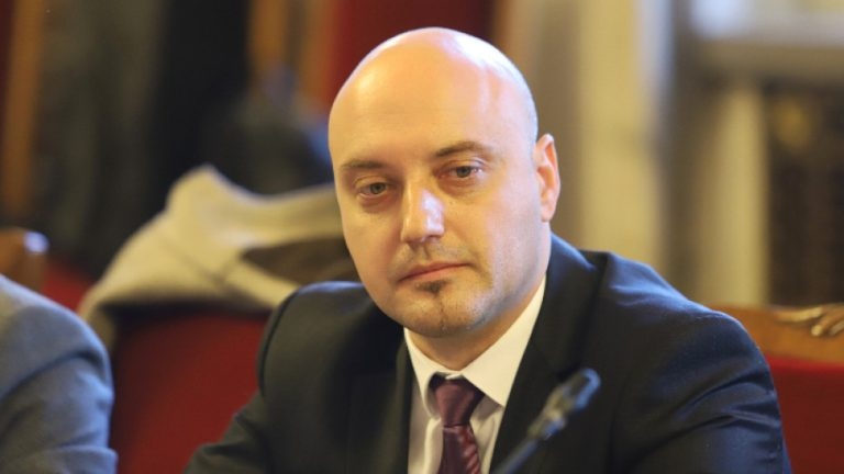 Министърът на правосъдието Атанас Славов заяви, че в петък ще