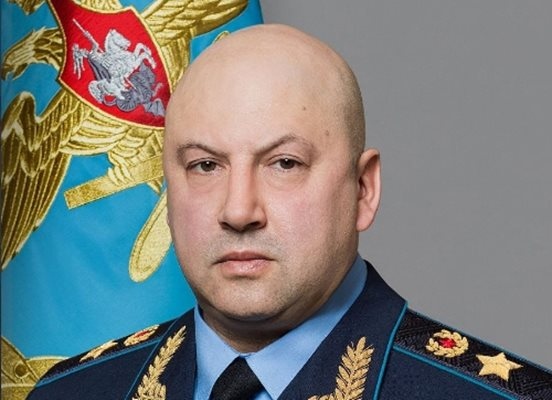 Заместник командирът на руските военни операции в Украйна генерал Сергей Суровикин
