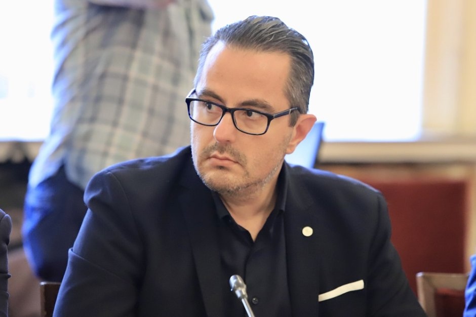 Младият Силвестър Ганев който е син на депутата от Възраждане