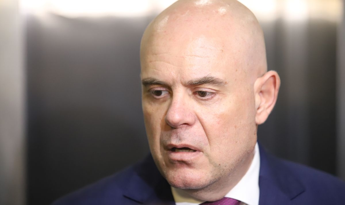 Освободеният главен прокурор Иван Гешев обвини управляващите че смятат че