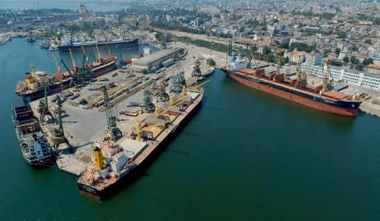 Двама моряци са загинали снощи на борда на драгажен кораб