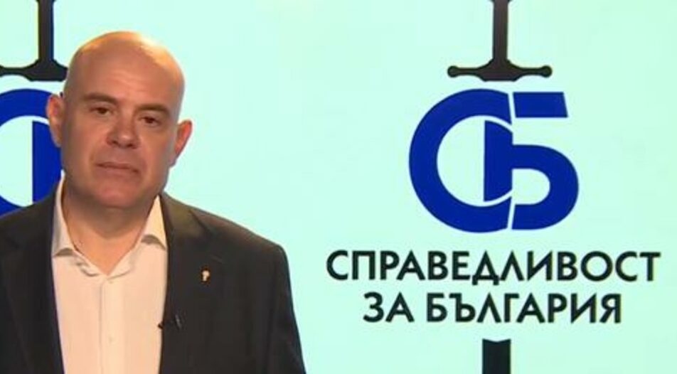 Бившият главен прокурор Иван Гешев обяви във вторник че влиза