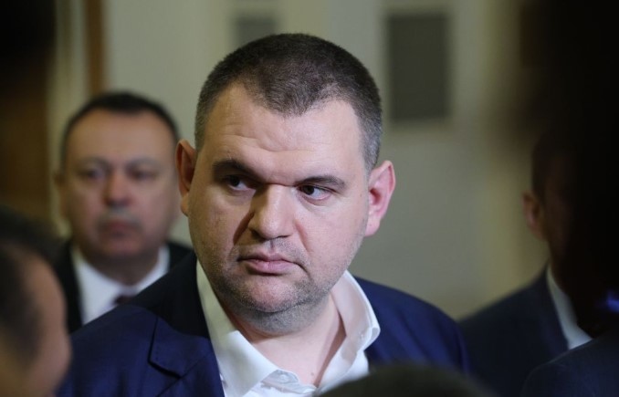 Само мога да се усмихна на гражданския проект на Иван