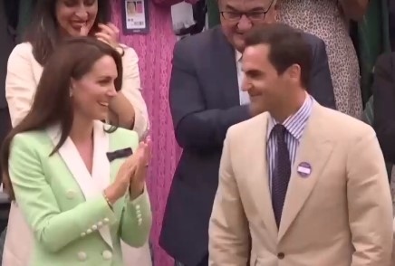 Рекордьорът с 8 титли от Уимбълдън Роджър Федерер обра овациите