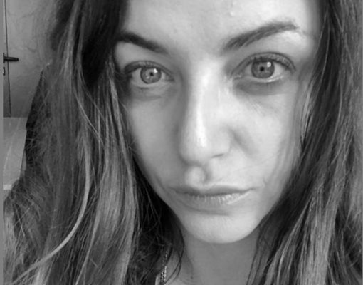 Починала е сценаристката на сериала Съни бийч Ема Борисова Това