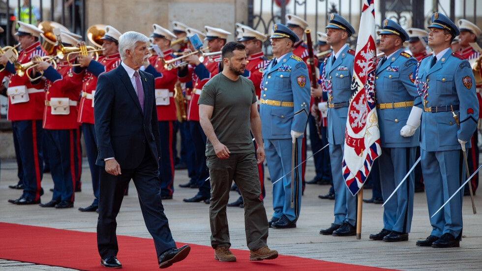 Володимир Зеленски пристигна снощи в Прага в рамките на обиколка