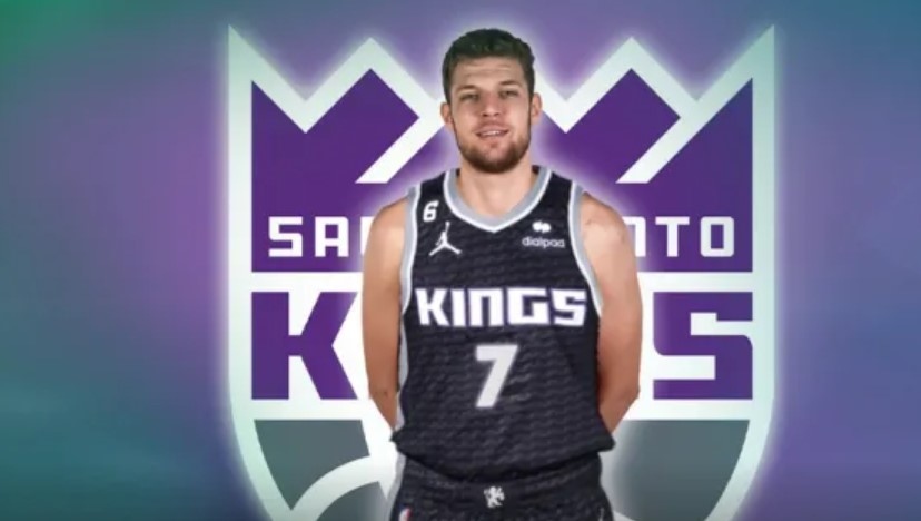 Александър Везенков ще играе с №7 в Сакраменто Кингс твърди