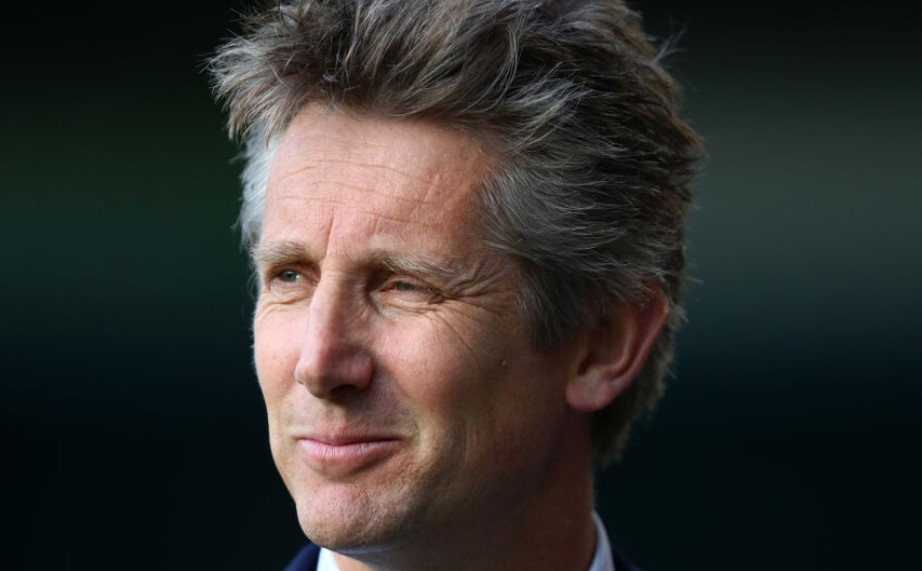 Легендарният нидерландски вратар Едвин ван дер Сар е в болница