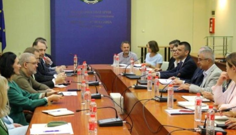 Делегации на България и Украйна започнаха днес формалния процес на преговори