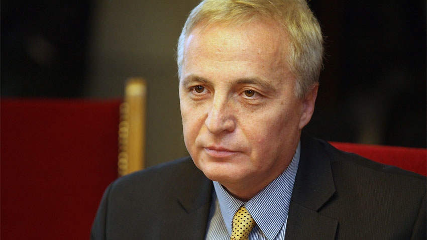 Достъпът на противоконституционно отстранения председател на Сметната палата Цветан Цветков