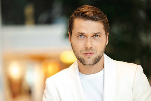 Успешен млад стабилен и с усет към успеха – това