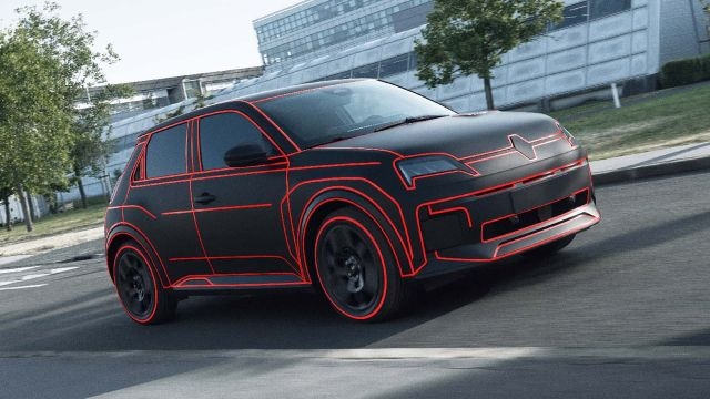 Дебютът на новото Renault 5 наближава и след като преди