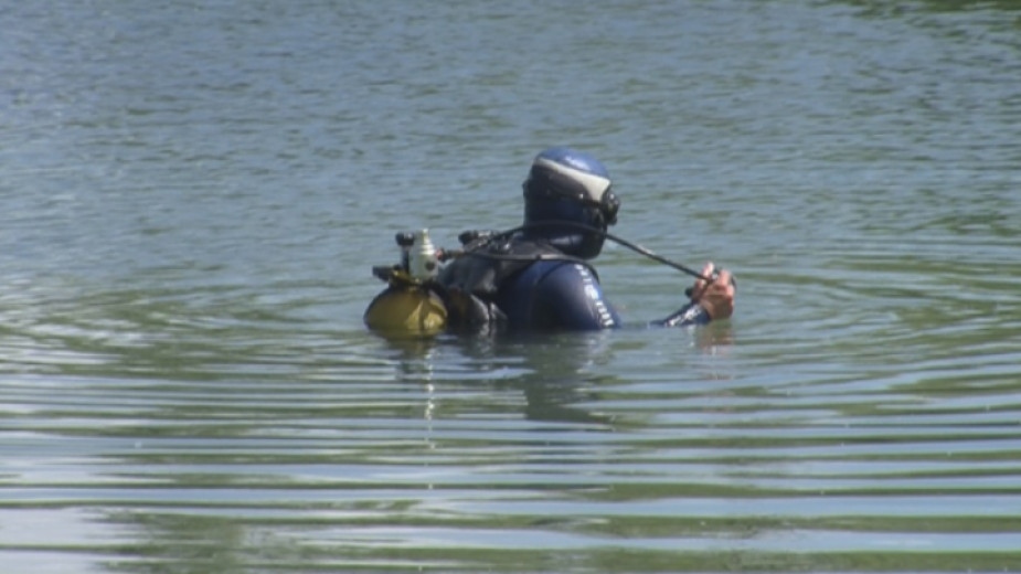 Водолазни екипи подновяват издирването на двете деца от селата Везенково
