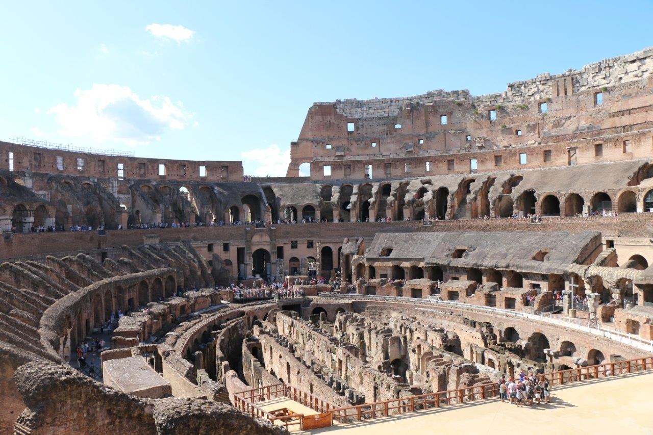 За пореден път стена в известния Колизеум в Рим беше