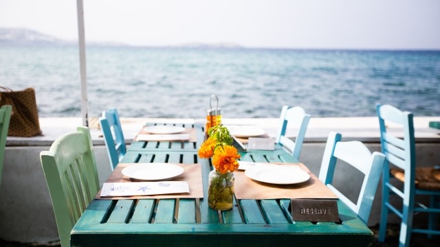 Семейство плати близо 650 лева сметка за обяд в ресторант