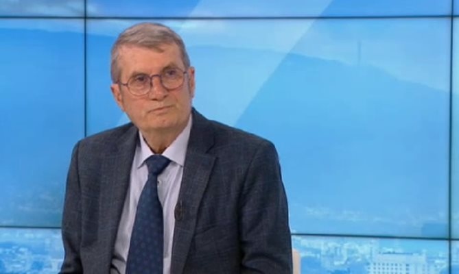 Здравният министър проф Христо Хинков се извини на оттеглилата се