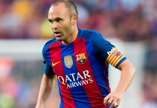 Испанският полузащитник Андрес Иниеста може да стане поредният бивш играч