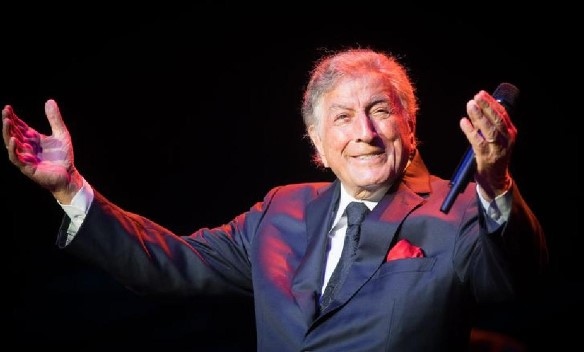 Легендарният поп и джаз певец Тони Бенет почина на 96 годишна