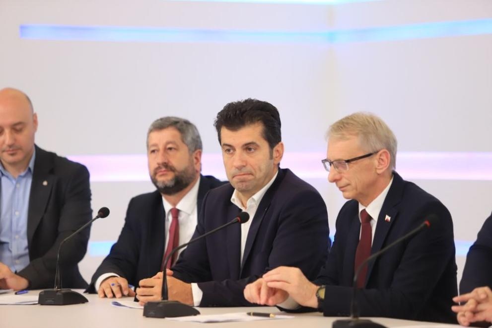 Коалицията Продължаваме Промяната  Демократична България представя проекта си за конституционни промени  Сред