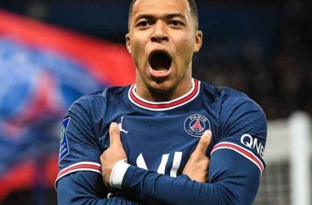 Френският шампион Пари Сен Жермен е приел рекордната оферта на