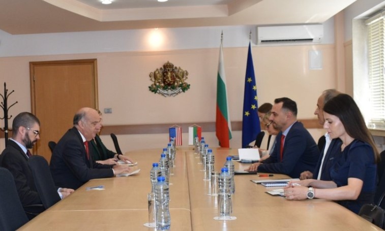 Намаляване на административната тежест и сроковете за изпълнение на чуждестранните