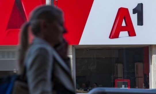 Три истории за това как един телеком може да изнудва