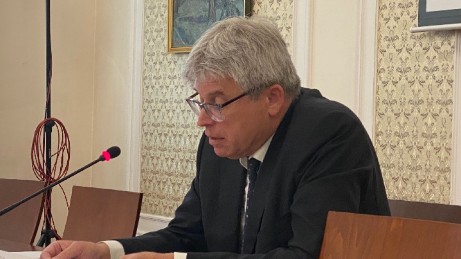 Единственият кандидат за управител на Здравната каса Станимир Михайлов не