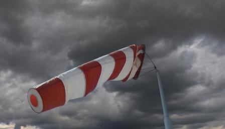 Студен фронт сваля рязко температурите у нас Няколко бури се