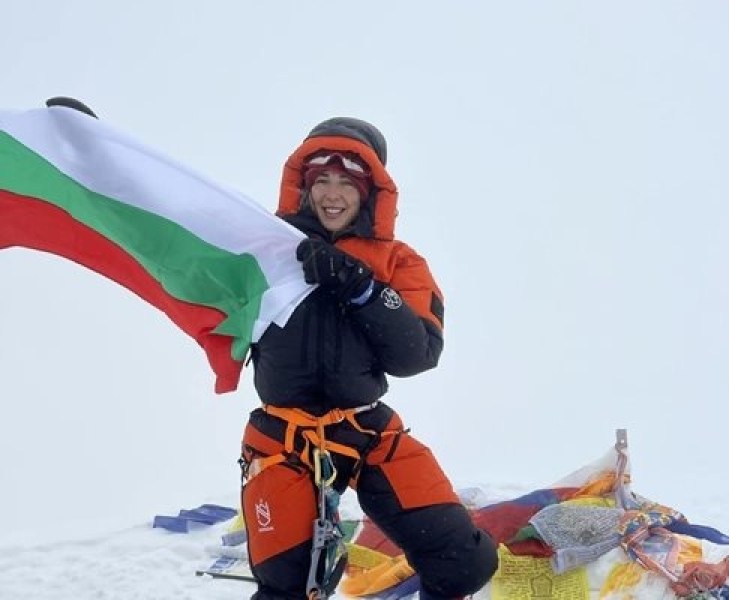 Първата българка покорила К2 Силвия Аздреева разказа във фейсбук за